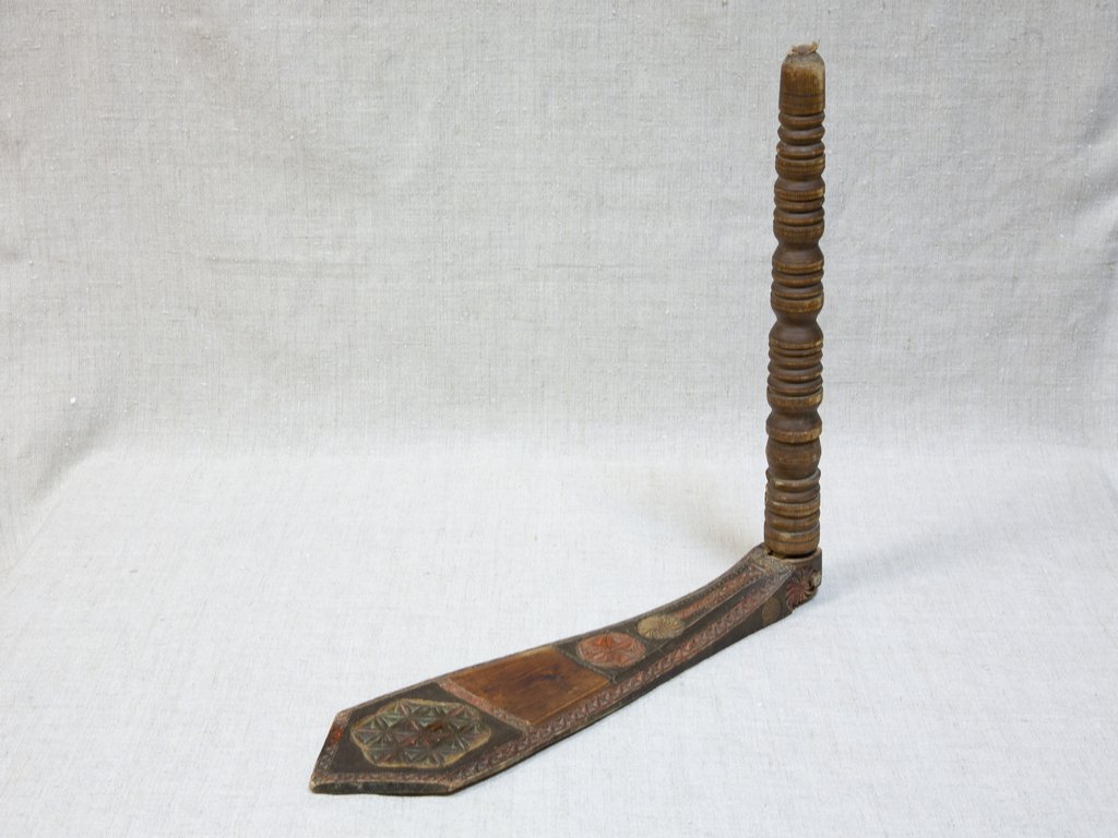 Швейка составная с резьбой на донце, Конец XIX - начало XX в., Архангельская губ., Мезенский уезд, Дорогорская волость, дер. Заозерье