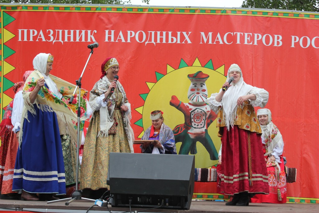 Праздник мастер. Праздник народных Мастеров России Каргополь. Праздник народных Мастеров в Каргополе. Ярмарка в Каргополе. Праздник Мастеров в Каргополе.