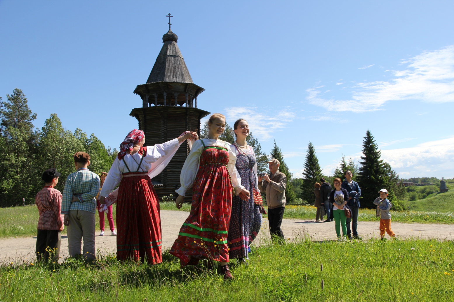 Святой праздник в малые корелы архангельск. Погода в невьянске сегодня. Колокольня малые корелы кулига дракованово. Корелы родители. Большие корелы.