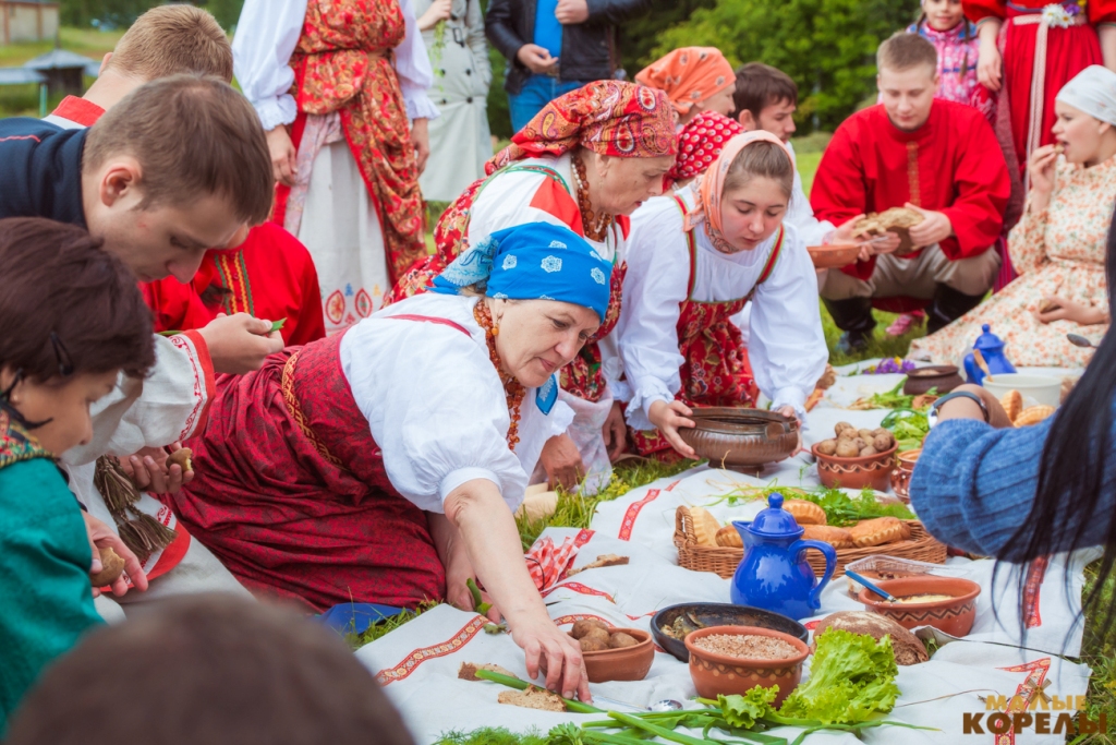 Конкурсы год традиций. Фольклорный праздник. Традиции России. Угощение на народный праздник.